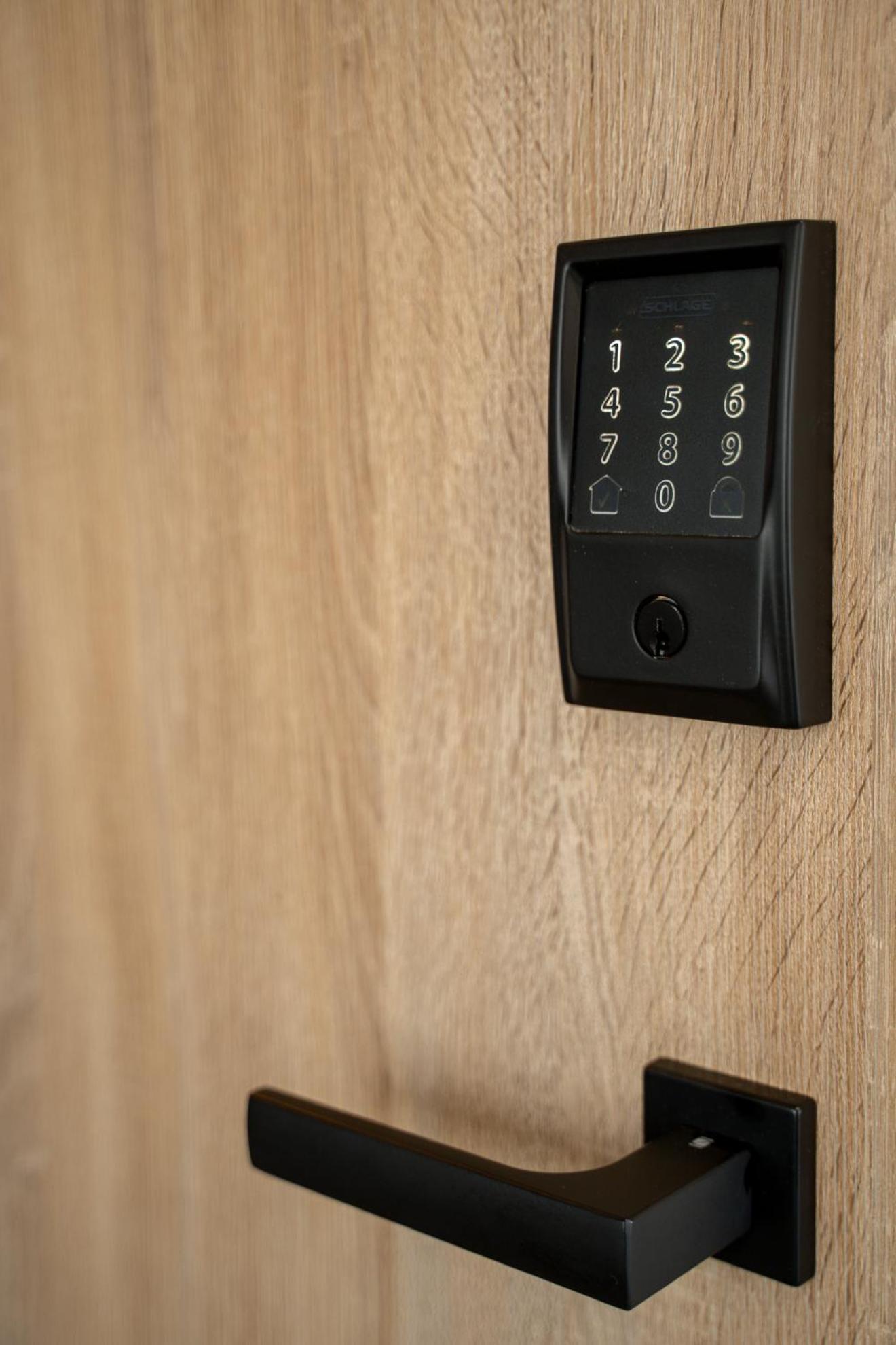 Incorsο - Smart Luxury Stay - Athens Airport - 24Hr Passcode Check In Markópoulon 外观 照片